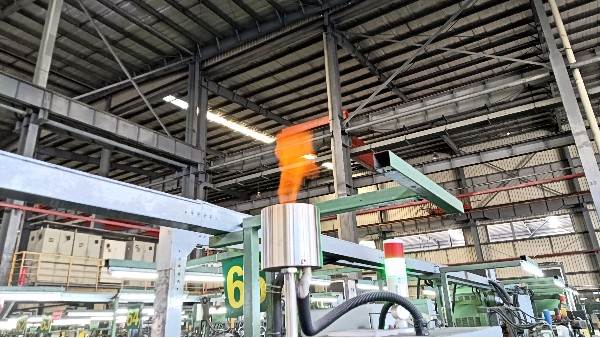 同是不銹鋼換熱管，為什么有的很亮，有的很暗